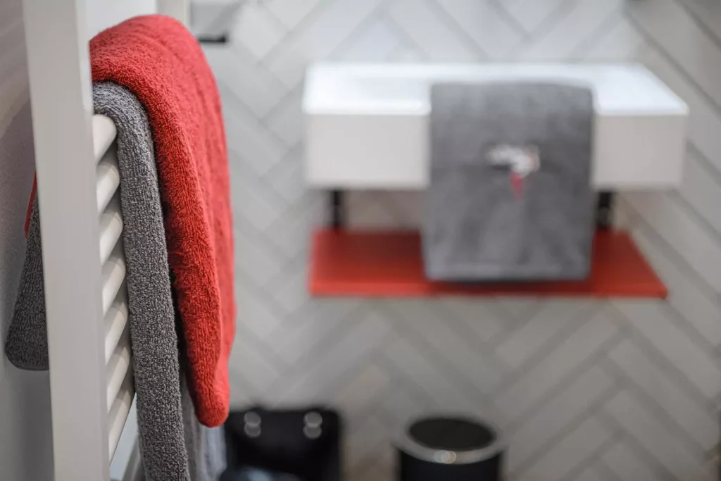 Bild zeigt The STORKS Badezimmer